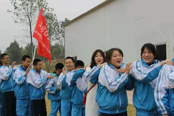 湖南華億生態(tài)農(nóng)業(yè)發(fā)展有限責(zé)任公司,株洲農(nóng)家樂(lè),湖南戶外拓展,株洲哪里好玩,自助燒烤,露營(yíng),會(huì)議團(tuán)體接待