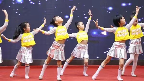 戶外拓展,自助燒烤,露營,會議團(tuán)體接待，團(tuán)建，
