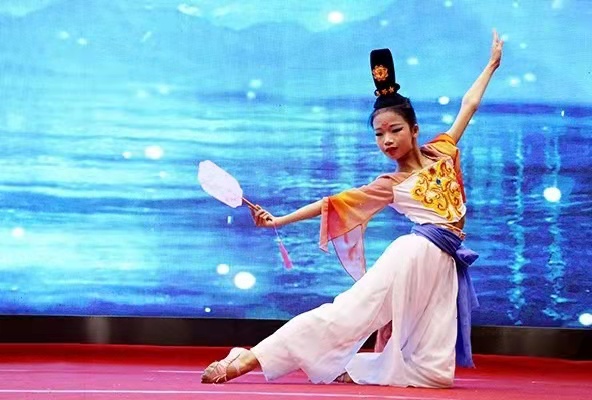 戶外拓展,自助燒烤,露營,會議團(tuán)體接待，團(tuán)建，