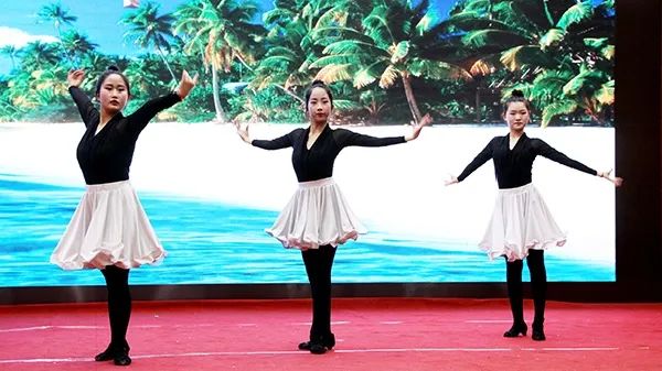 戶外拓展,自助燒烤,露營,會議團(tuán)體接待，團(tuán)建，