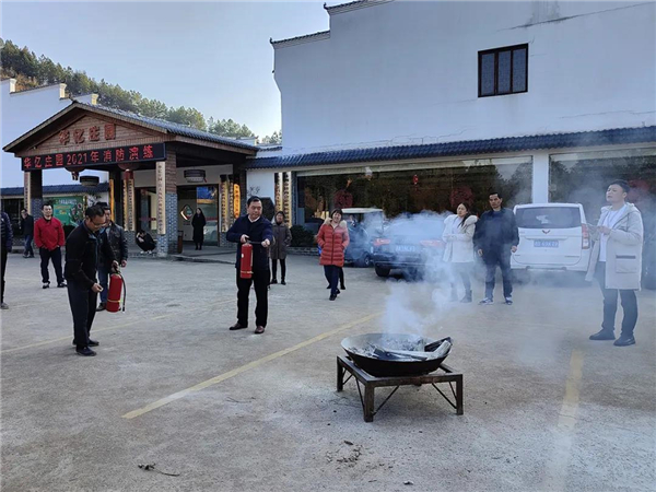 戶外拓展,自助燒烤,露營(yíng),會(huì)議團(tuán)體接待，團(tuán)建，