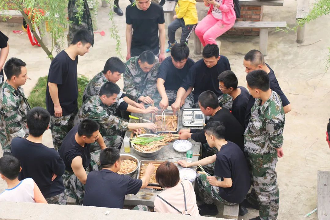 戶外拓展,自助燒烤,露營,會議團體接待，團建，